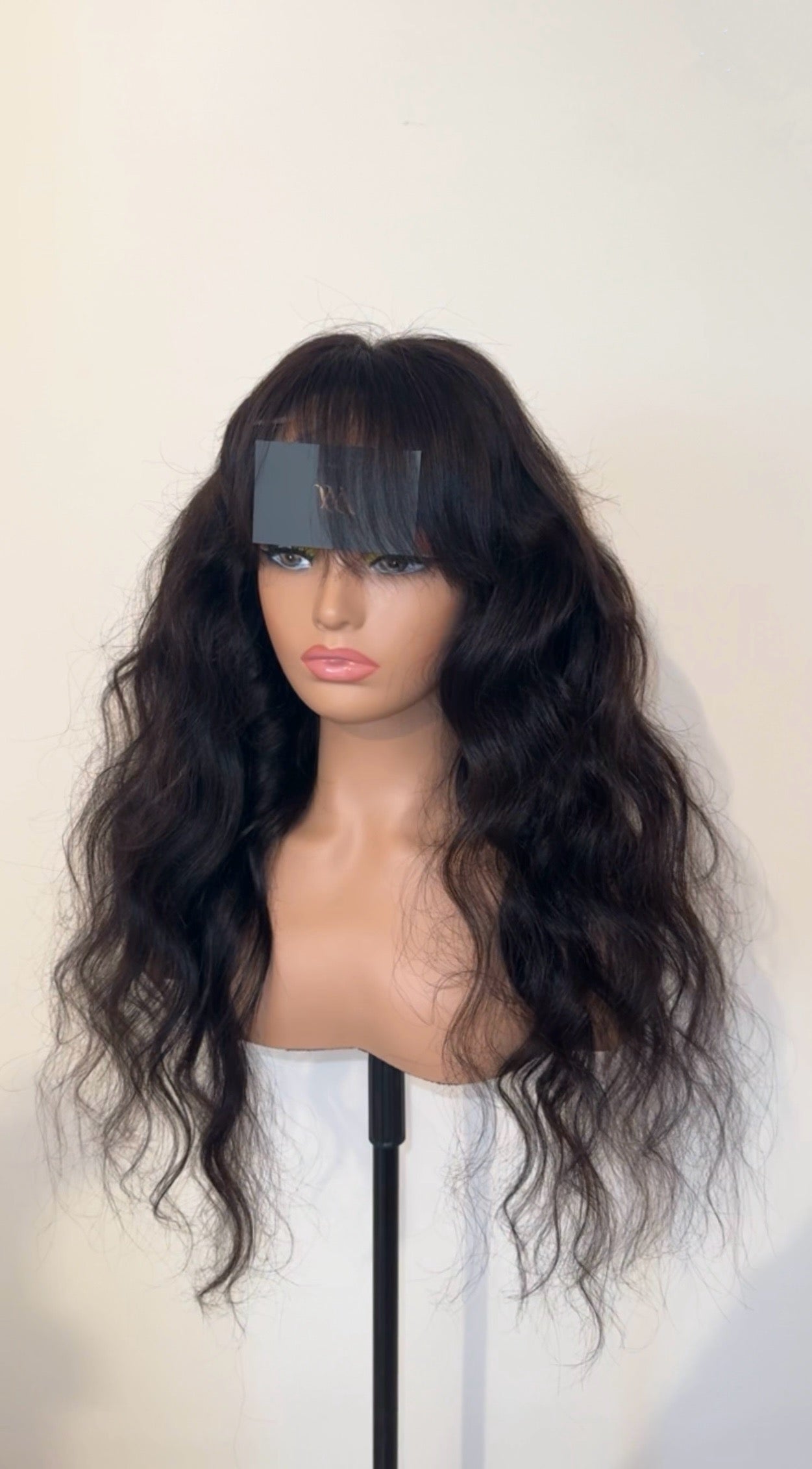 Millacare naturel 1B wavy 4x4 closure wig