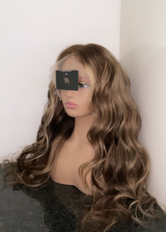 Millacare Naturel higihlighted blonde 13x4 frontal wig